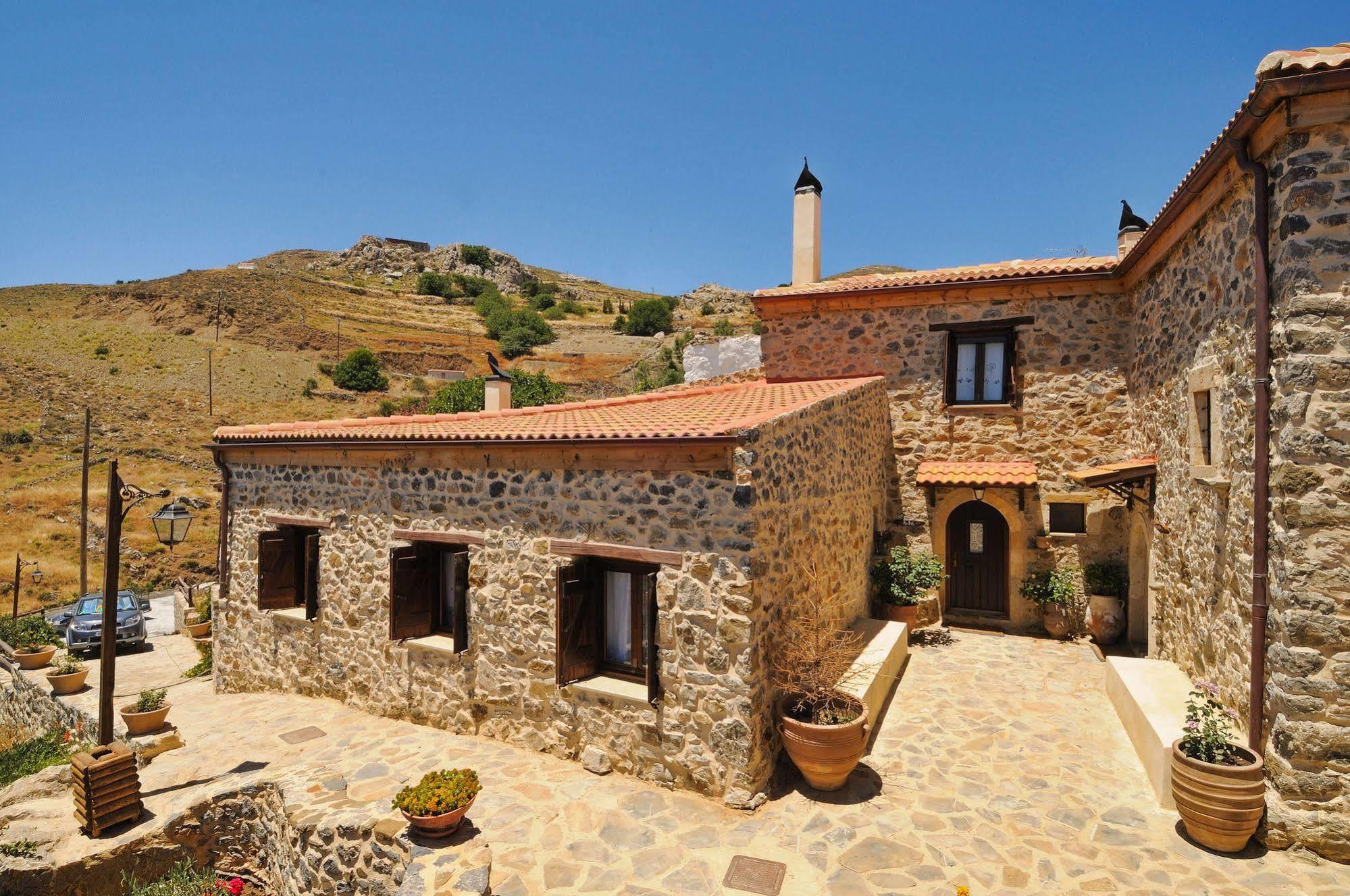 Thalori Traditional Ecotourism Village Kapetaniana Exterior photo