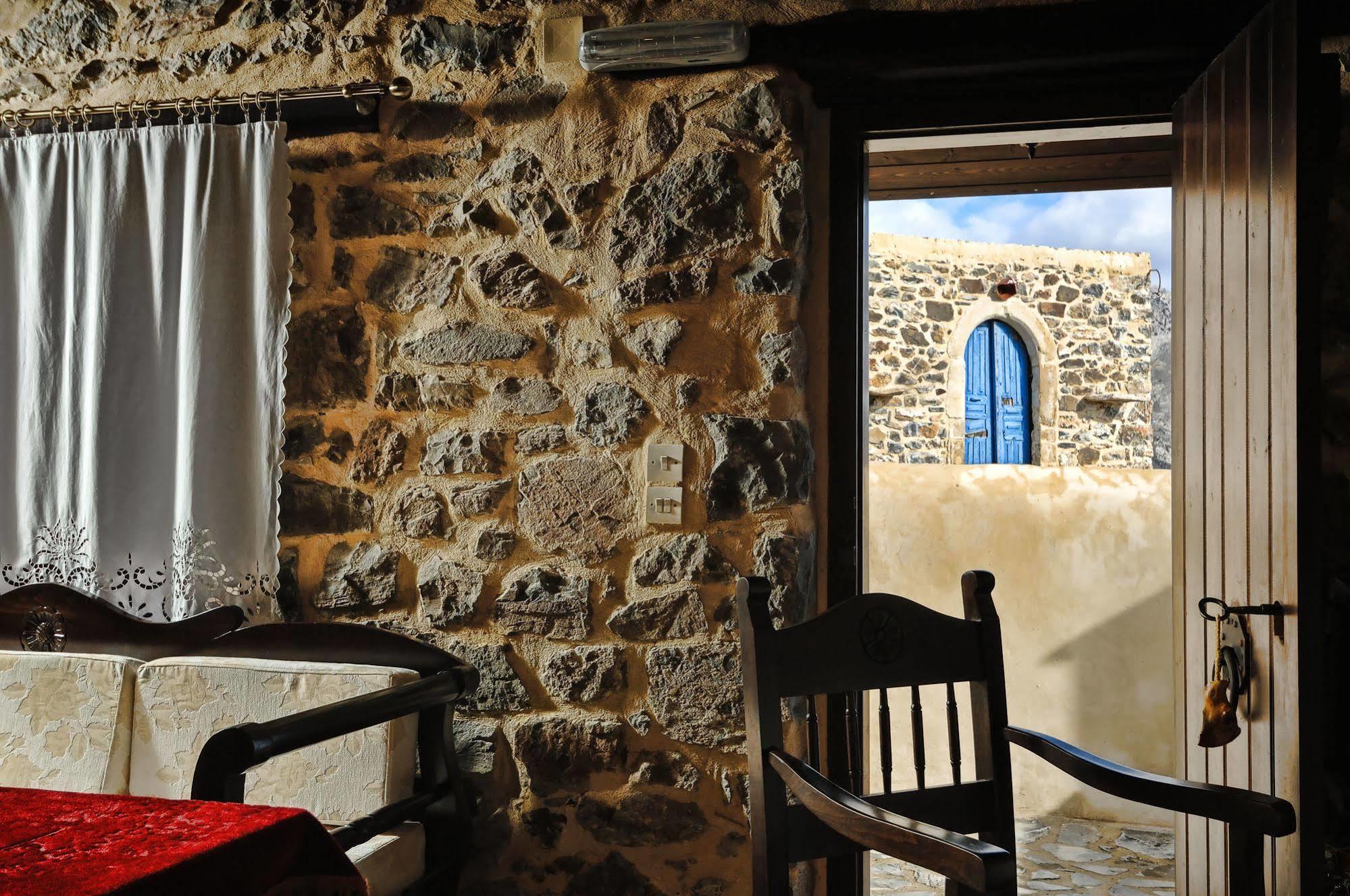 Thalori Traditional Ecotourism Village Kapetaniana Exterior photo