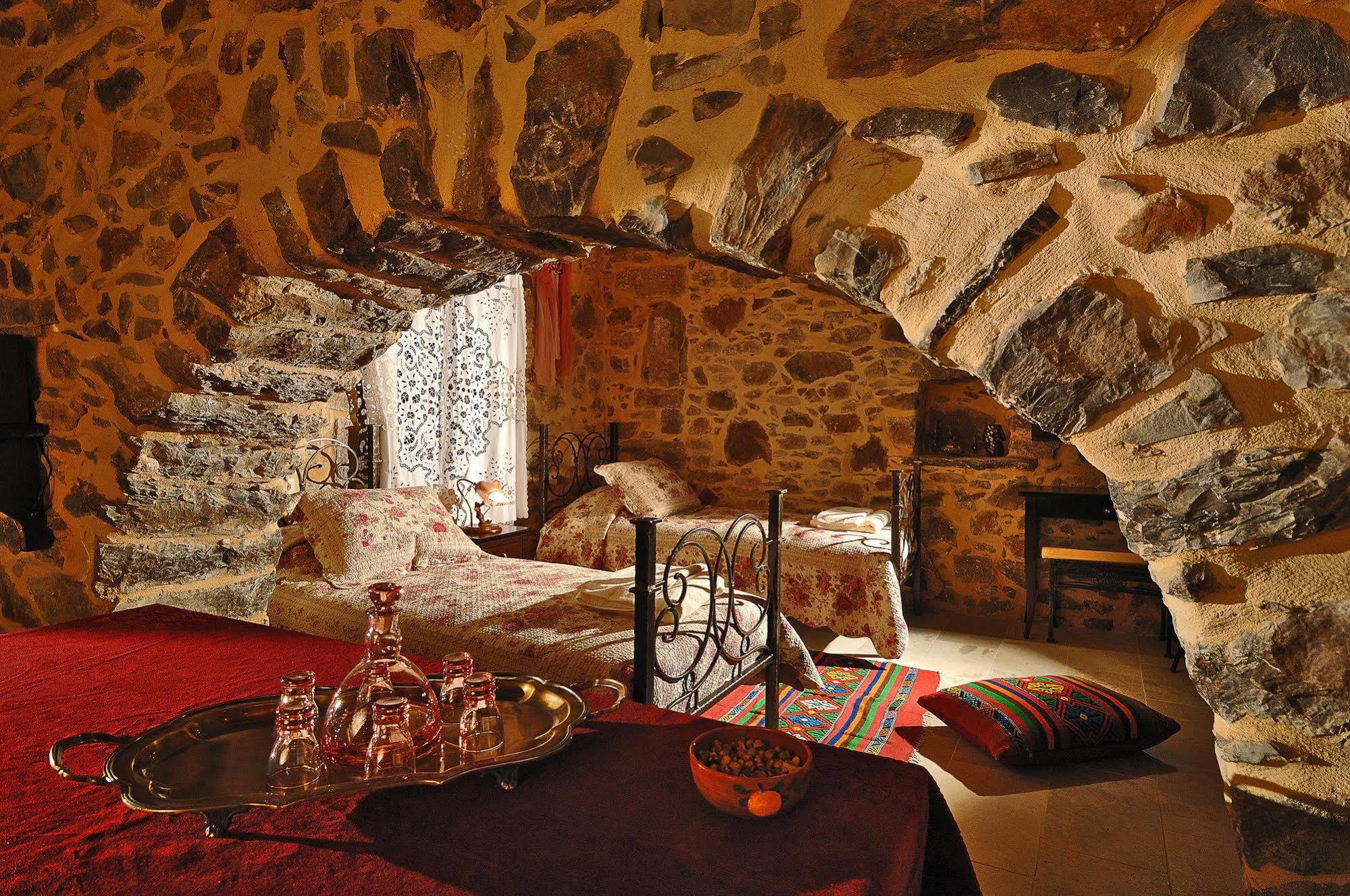 Thalori Traditional Ecotourism Village Kapetaniana Exterior photo